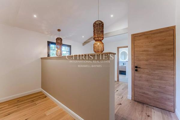 Rénovation contemporaine, lumière et art de vivre au calme