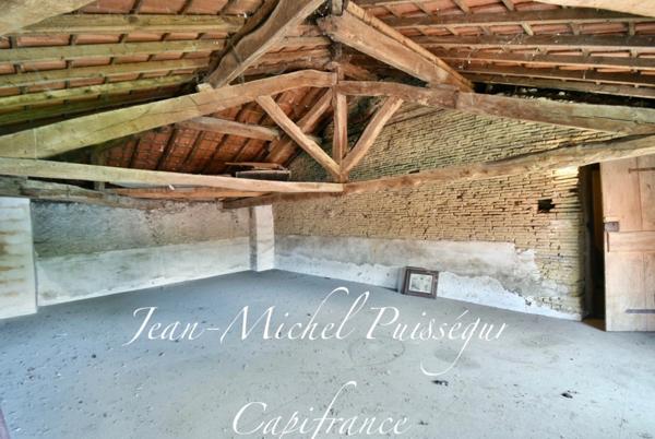 Dpt Haute Garonne (31), à vendre SAINT GAUDENS Immeuble à rénover de 220m2 Terrain 3300m2