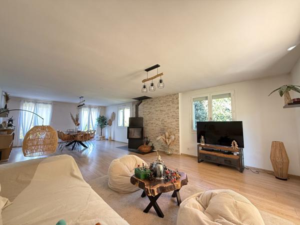 Maison Lons -le-Saunier 6 pièces/ 5 chambres/ 167 m² habitables