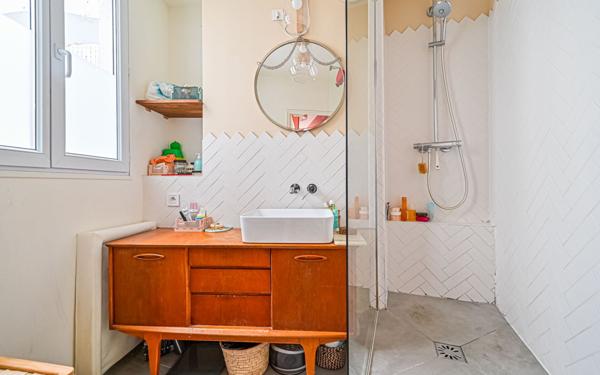 Appartement à vendre    3 pièces • 54,85 m2 Paris 10