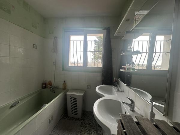 Vente / Maison et grand terrain