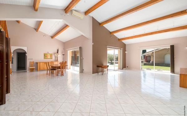 Maison à vendre    5 pièces • 273,30 m2 Launaguet