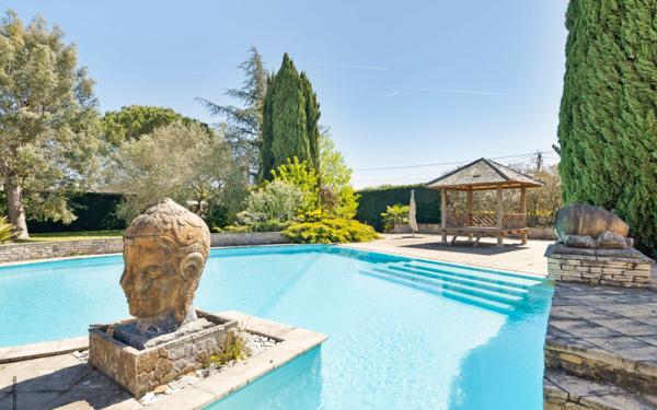 Maison à vendre    5 pièces • 273,30 m2 Launaguet