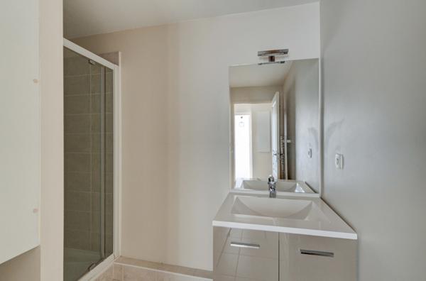 APPARTEMENT T2 AVEC BALCON CENTRE BASSE GOULAINE