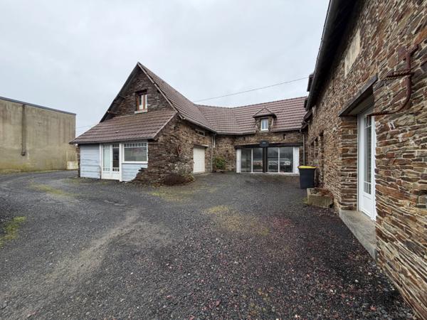 Maison en pierre de caractère – 175 m² habitables – Dépendances 100 m² – LA BARRE DE SEMILLY (50)