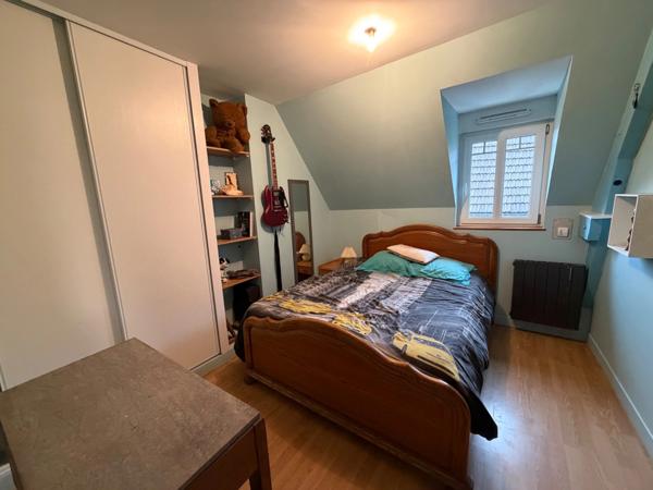 Maison en pierre de caractère – 175 m² habitables – Dépendances 100 m² – LA BARRE DE SEMILLY (50)