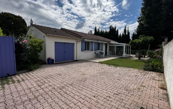 Vente Villa Plain pied avec piscine à rafraîchir Saint-gilles   