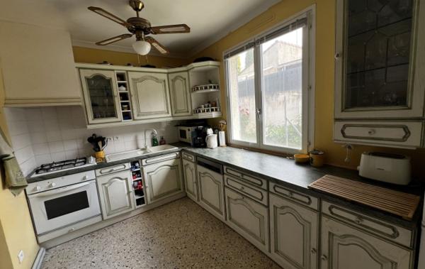 Vente Villa Plain pied avec piscine à rafraîchir Saint-gilles   