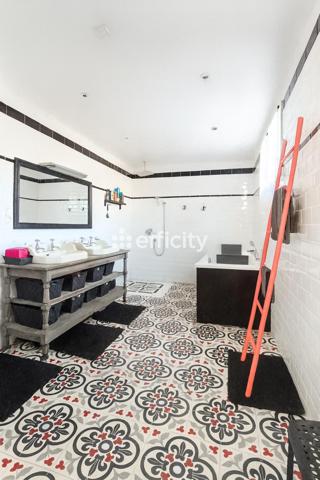 Maison 12 pièces - 300 m² Exclusivité efficity