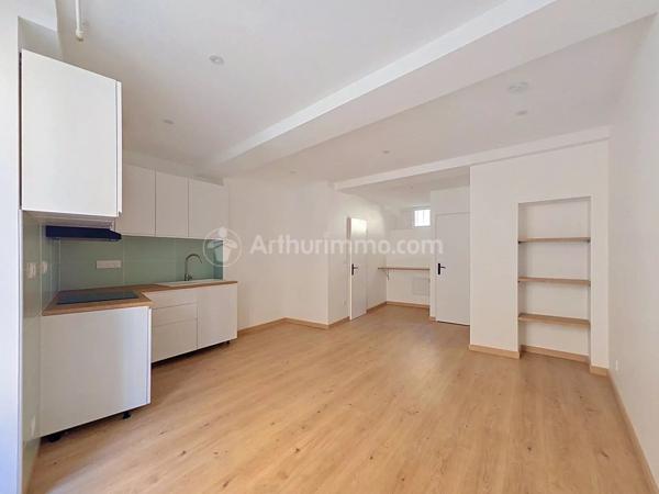 Location                                                      Appartement
                        
                     2 pièces                      39 m2                     à Clermont-Ferrand