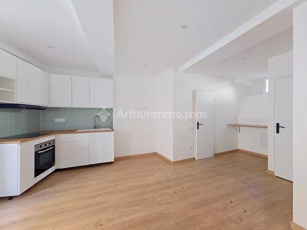 Location                                                      Appartement
                        
                     2 pièces                      39 m2                     à Clermont-Ferrand