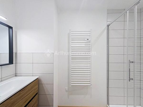 Location                                                      Appartement
                        
                     2 pièces                      39 m2                     à Clermont-Ferrand