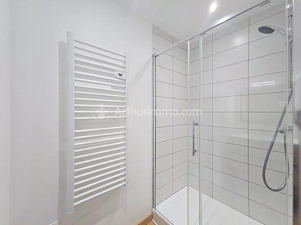 Location                                                      Appartement
                        
                     2 pièces                      39 m2                     à Clermont-Ferrand