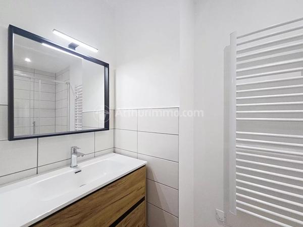 Location                                                      Appartement
                        
                     2 pièces                      39 m2                     à Clermont-Ferrand