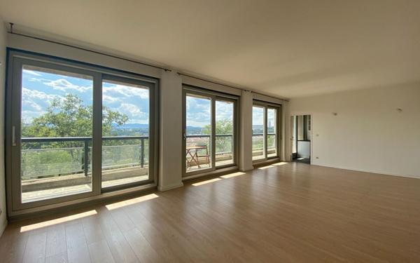 Appartement à vendre    4 pièces • 106,01 m2 Lyon 4