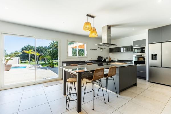 Vente Maison de luxe Le Soler 9 Pièces 320 m²