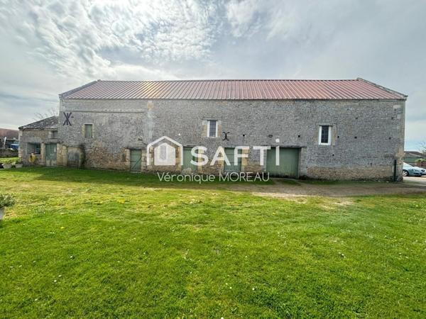Beau corps de ferme sur 1 HA  avec dépendances