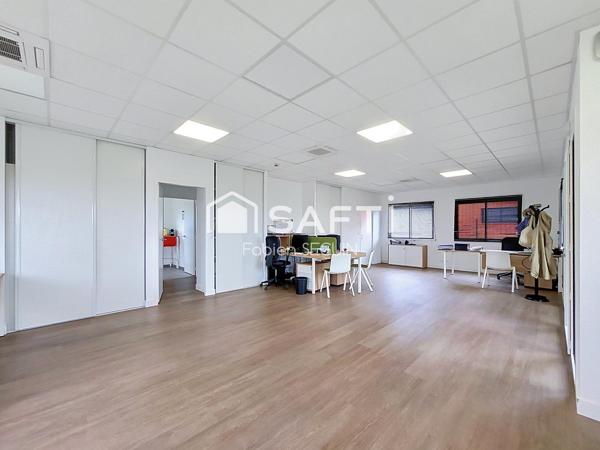 Bâtiment commercial / artisanal, au cœur d'une zone d'activité dynamique !