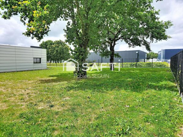 Bâtiment commercial / artisanal, au cœur d'une zone d'activité dynamique !