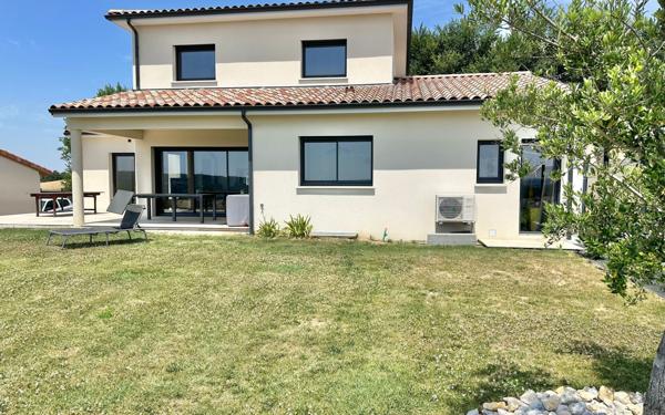 Maison à vendre    6 pièces •  Clérieux