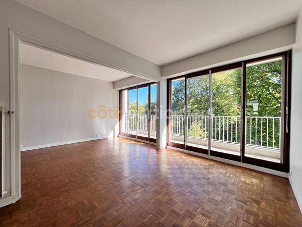 Vente
                Appartement71,75 m² - 3 Pièces -
                    ORLEANS (45100)
