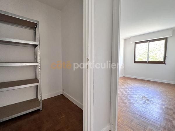 Vente
                Appartement71,75 m² - 3 Pièces -
                    ORLEANS (45100)