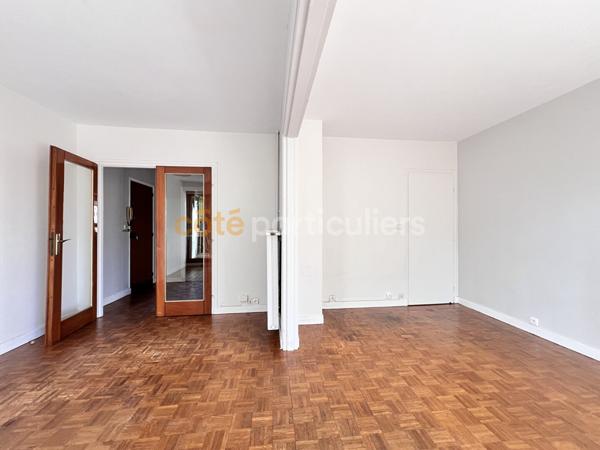 Vente
                Appartement71,75 m² - 3 Pièces -
                    ORLEANS (45100)