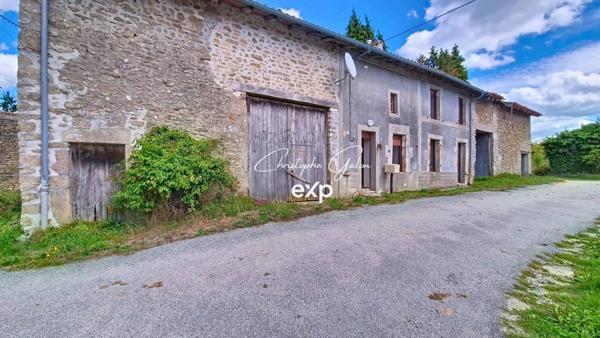 Maison à rénover avec potentiel et dépendances