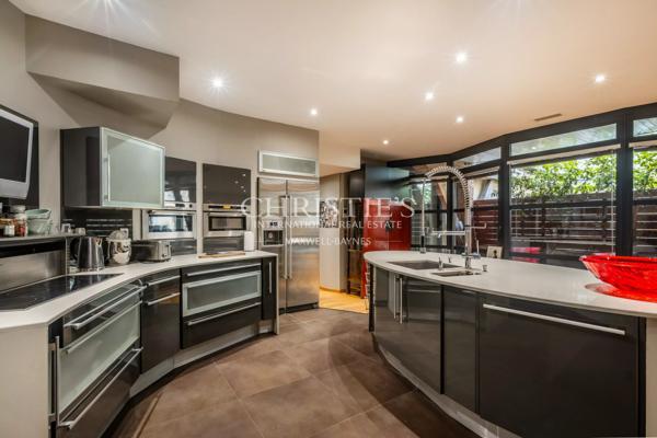 APPARTEMENT D’EXCEPTION AVEC TERRASSE & PARKING – JARDIN PUBLIC