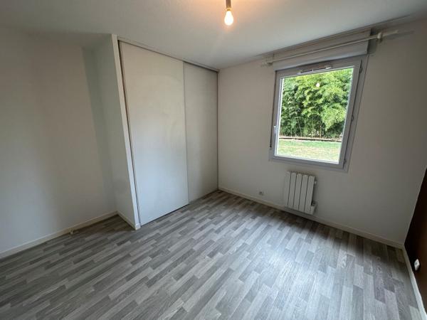Appartement à louer T2 rez-de-chaussée Mont De Marsan 1 chambre terrasse parking piscine