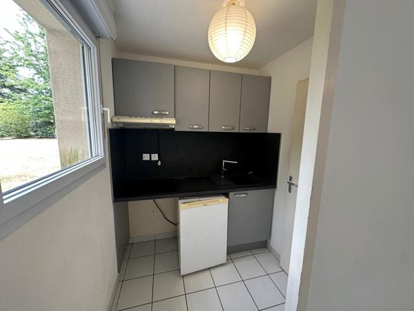 Appartement à louer T2 rez-de-chaussée Mont De Marsan 1 chambre terrasse parking piscine