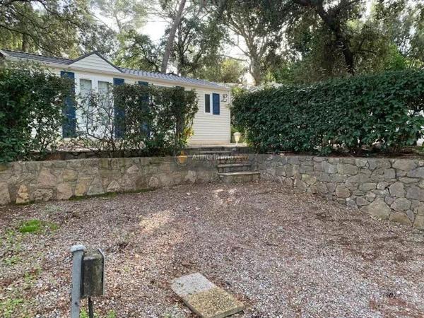 Vente                                                      Terrain
                        
                                         400 m2                     à Fréjus