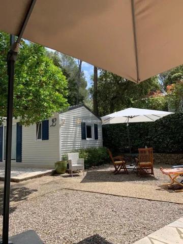 Vente                                                      Terrain
                        
                                         400 m2                     à Fréjus