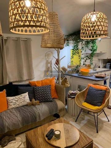 Vente                                                      Terrain
                        
                                         400 m2                     à Fréjus