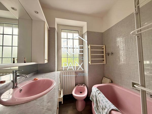 79600 AIRVAULT Maison à Airvault avec dépendances - 179 m2