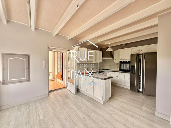 79600 AIRVAULT Maison à Airvault avec dépendances - 179 m2