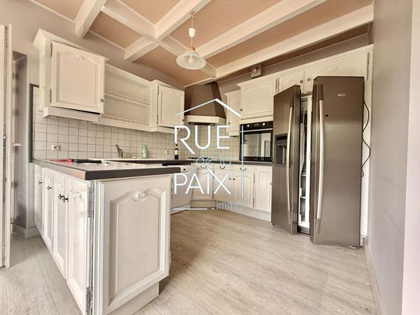 79600 AIRVAULT Maison à Airvault avec dépendances - 179 m2