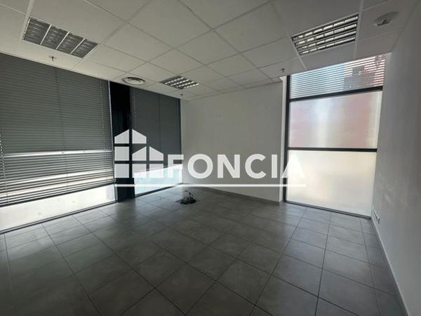 Location Local commercial 1 pièce 103 m² - 1 AVENUE VICTOR HUGO Cannes Ranguin 06150