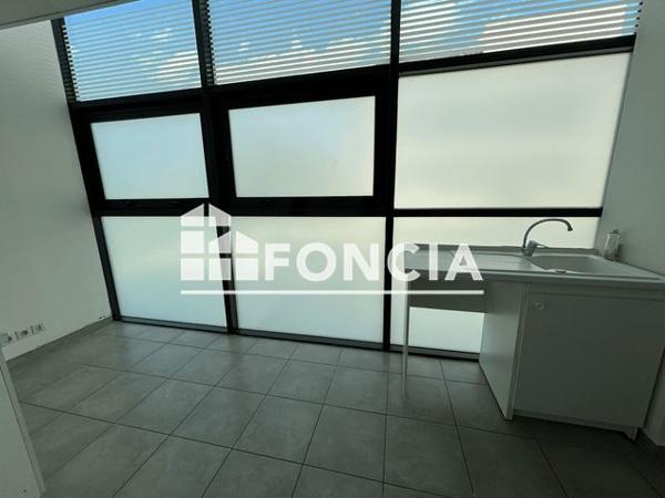 Location Local commercial 1 pièce 103 m² - 1 AVENUE VICTOR HUGO Cannes Ranguin 06150