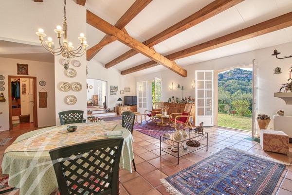 Magnifique vue sur le Chateau de Grimaud