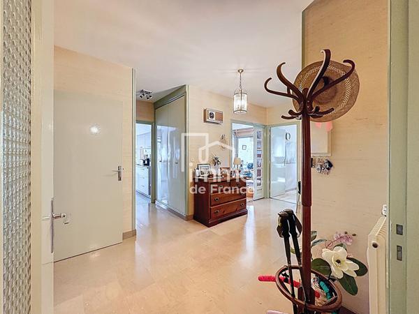 Appartement Oyonnax 5 pièce(s) 138 m2