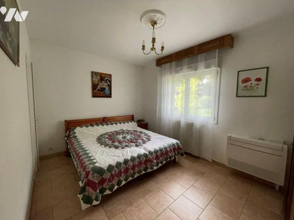 MARCIAC (32) Au calme, belle villa (sous-sol intégral) sur environ 3500m², proches tous commerces.