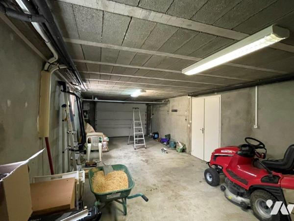 MARCIAC (32) Au calme, belle villa (sous-sol intégral) sur environ 3500m², proches tous commerces.