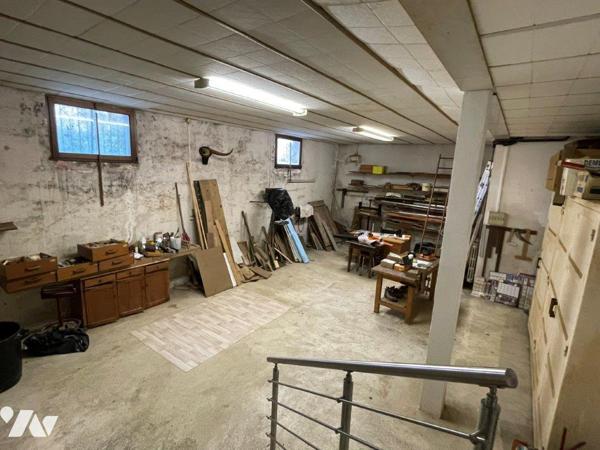 MARCIAC (32) Au calme, belle villa (sous-sol intégral) sur environ 3500m², proches tous commerces.