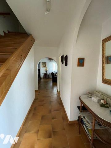 MARCIAC (32) Au calme, belle villa (sous-sol intégral) sur environ 3500m², proches tous commerces.