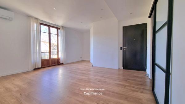 Dpt Bouches du Rhône (13), à vendre MARSEILLE 11ème Valbarelle - Appartement T3 65m² avec balcon, exposition idéale, au 1er étage avec ascenseur et place de parking, rénové en 2025.