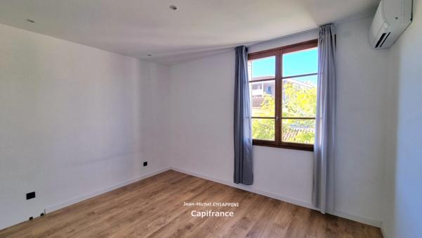 Dpt Bouches du Rhône (13), à vendre MARSEILLE 11ème Valbarelle - Appartement T3 65m² avec balcon, exposition idéale, au 1er étage avec ascenseur et place de parking, rénové en 2025.