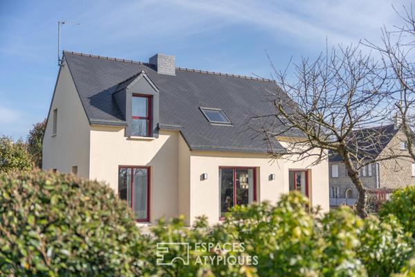 Maison familiale contemporaine avec jardin et garage