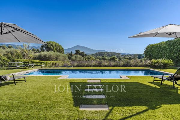 Villa avec vue panoramique, au calme et à pied des commerces