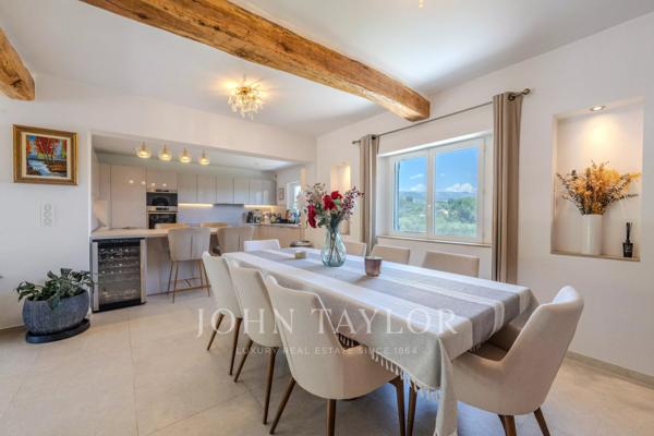 Villa avec vue panoramique, au calme et à pied des commerces
